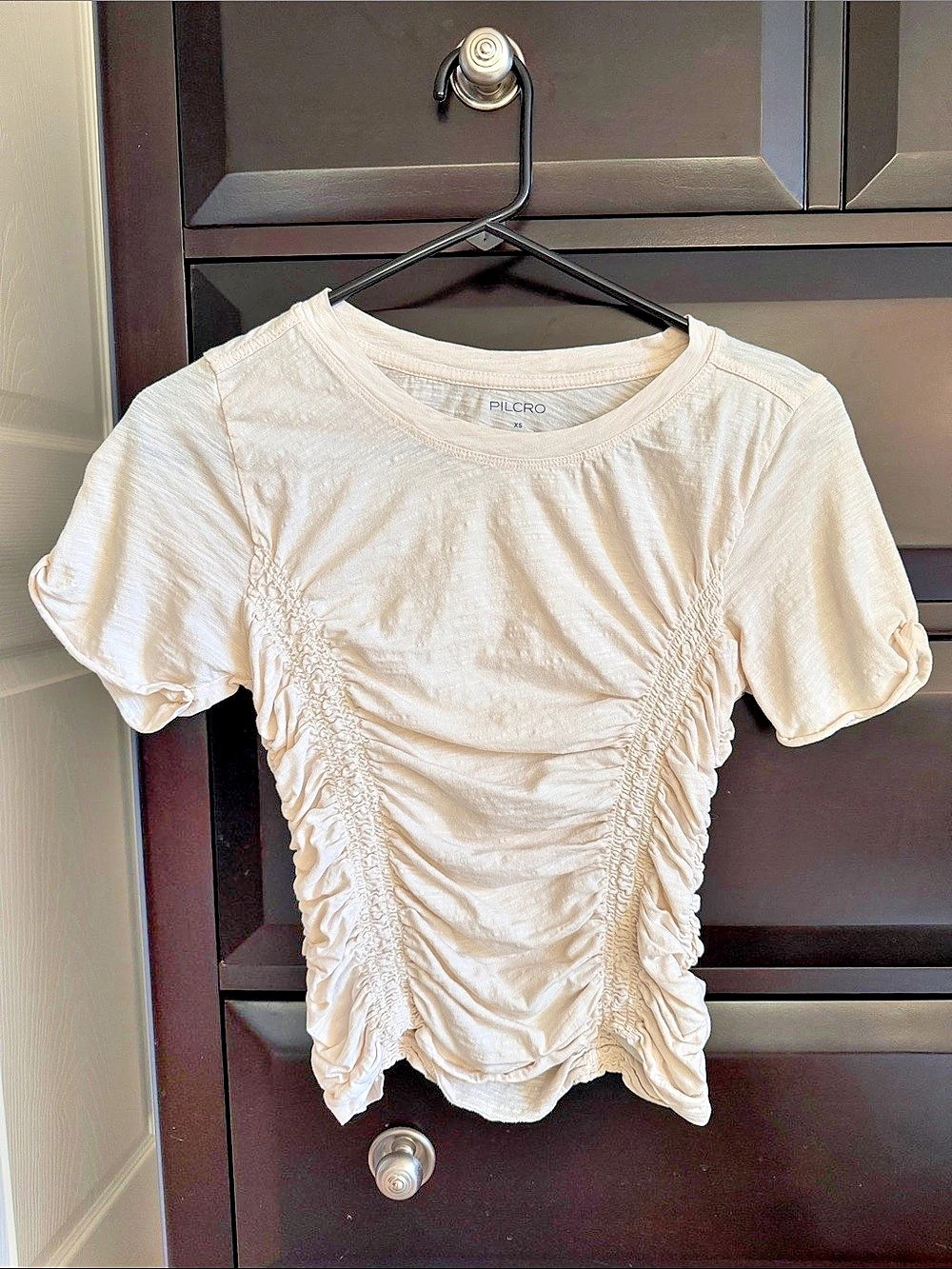 PILCRO Ruched Short Sleeve Top in Cream Size XS Like New